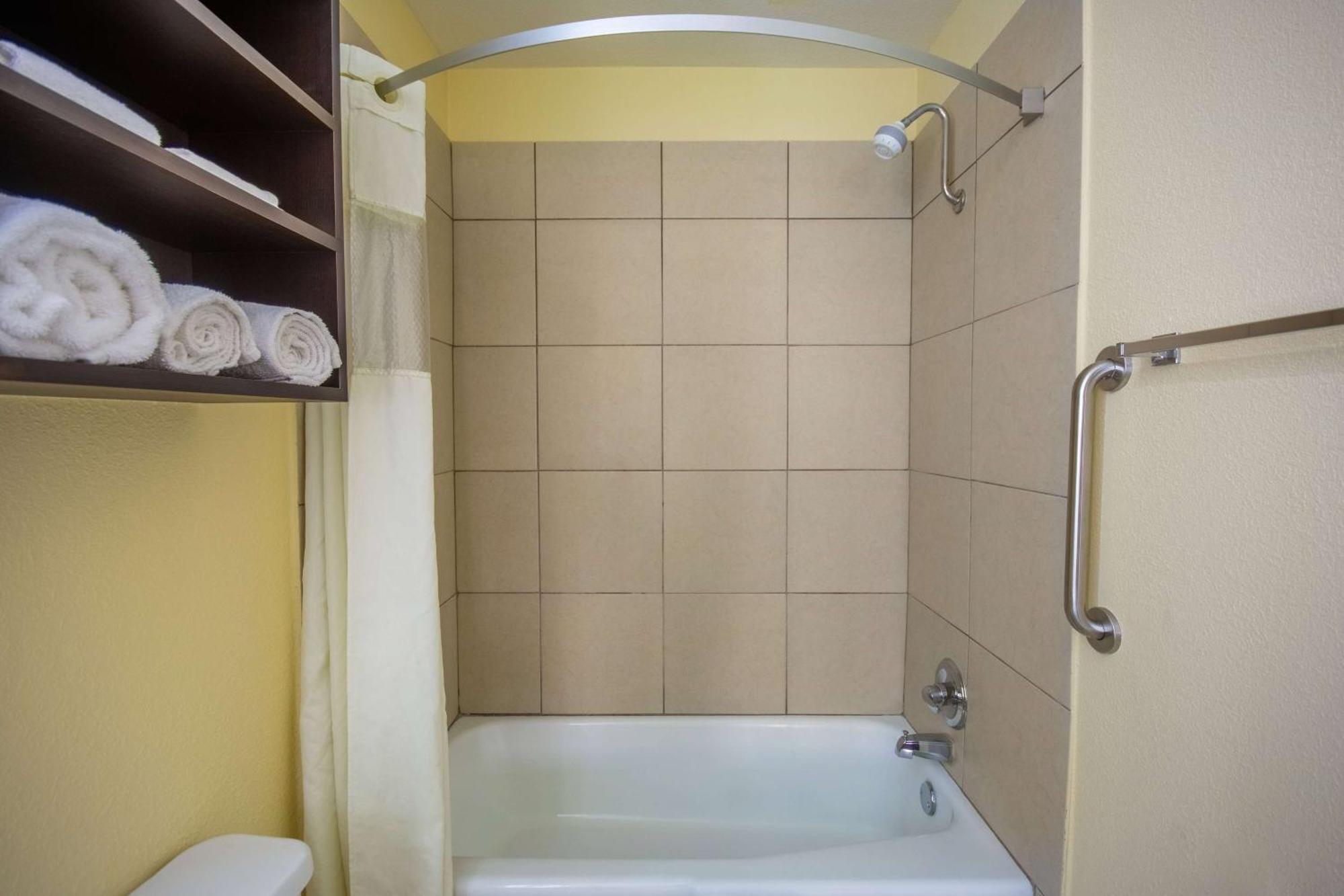 Days & By Wyndham Hotel 3*