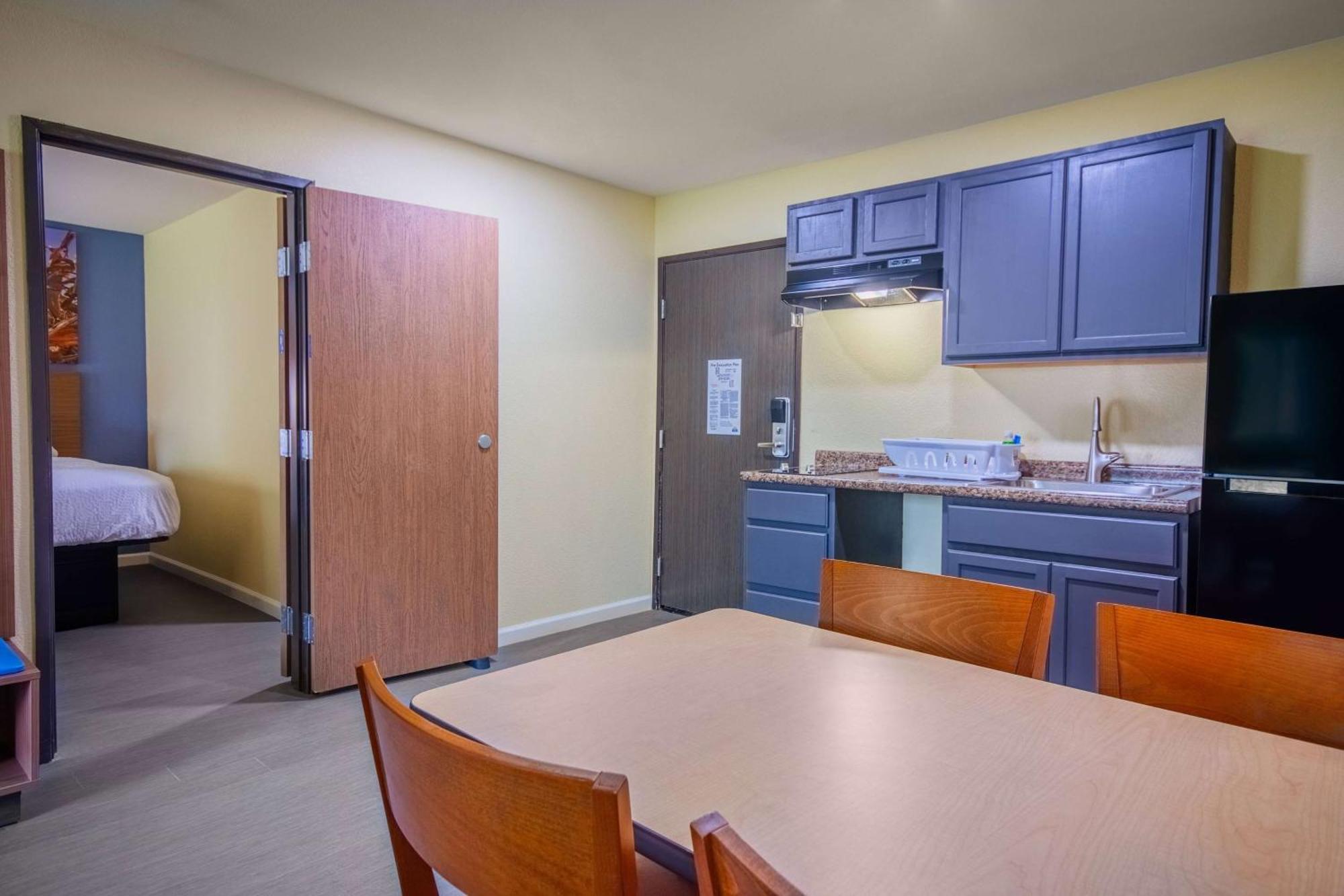 Hotel Days & By Wyndham 3*