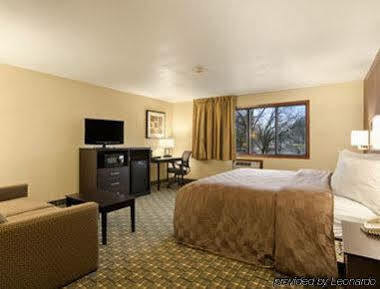Days & By Wyndham 3*