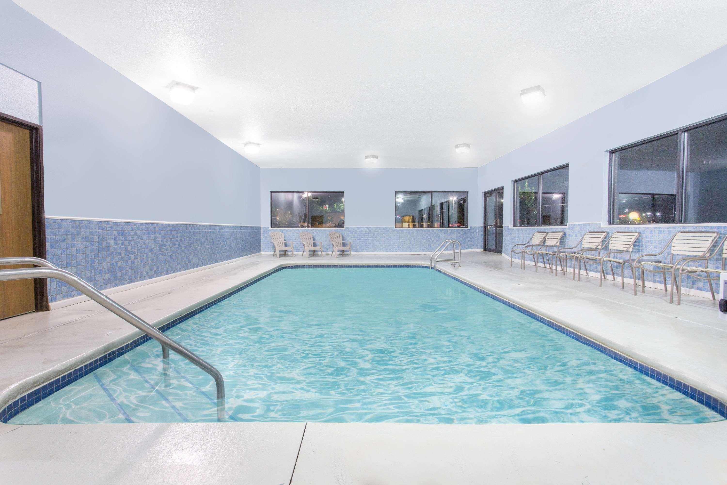 Days & By Wyndham 3* Waterloo