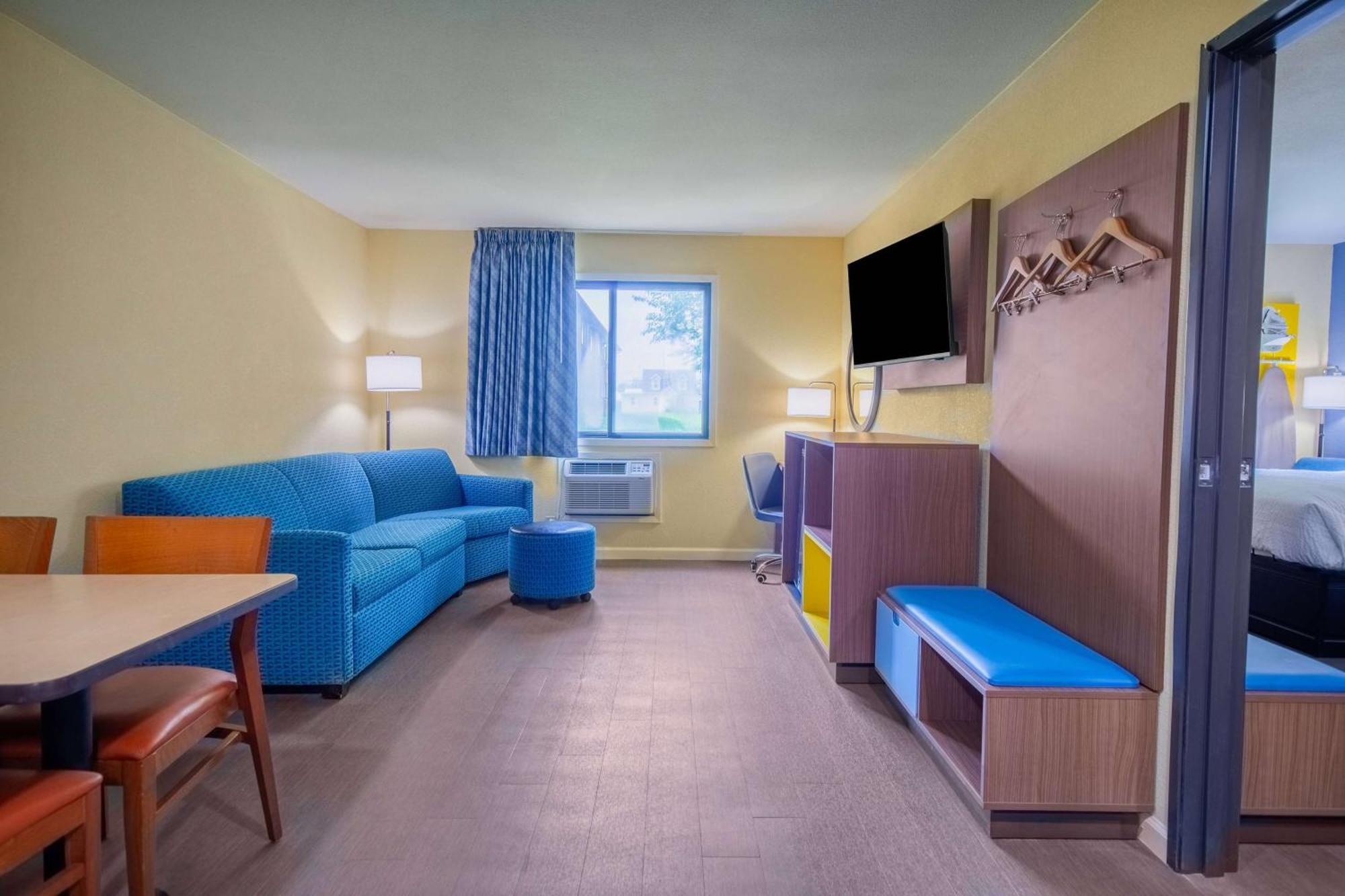 Hotel Days & By Wyndham Waterloo